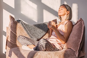 Patient in Toronto resting before getting dental implants